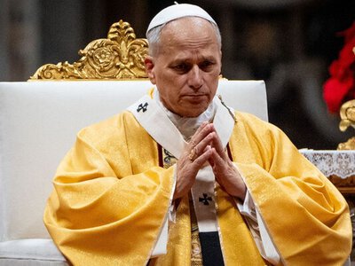 У Росії зацензурували автобіографію Папи Римського через слова про ЛГБТ