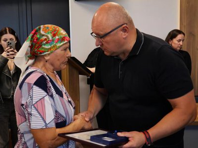Родинам десятьох полеглих бійців із Рівненського району передали державні нагороди