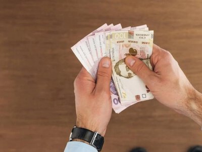 Скільки грошей насправді заробили українці за рік: оприлюднено вражаючу цифру