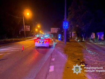 Поліцейські Івано-Франківська оперативно розшукали та затримали водія, який наїхав на жінку та втік з місця ДТП
