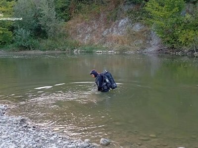 У річці Прут втопився чоловік: його тіло знайшли та підняли на берег рятувальники