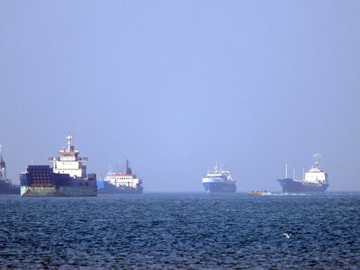 Країни Перської затоки налагодили таємні перевезення нафти через Ормузьку протоку — Bloomberg