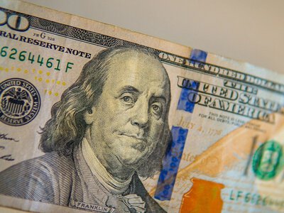 Нацбанк не дозволив долару сильно зрости, експортери збільшили продаж валюти