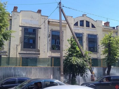 Без обговорення на сесії: компанії депутата Порчиряна віддали землю в центрі на 49 років