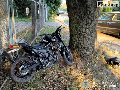 На одній з вулиць у Житомирі травмовано неповнолітнього мотоцикліста