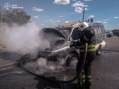 У Білій Церкві посеред дороги згоріла вантажівка