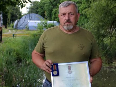 Лісівник з Чернігівщини Ігор Мних отримав президентську відзнаку «За оборону України»