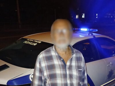 Не знав як опинився у Франківську: патрульні допомогли 86-річному чоловікові повернутися додому