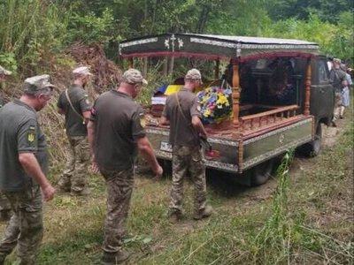 Загинув біля Покровська: на Шепетівщині попрощалися із Захисником, який понад рік був безвісти зниклим
