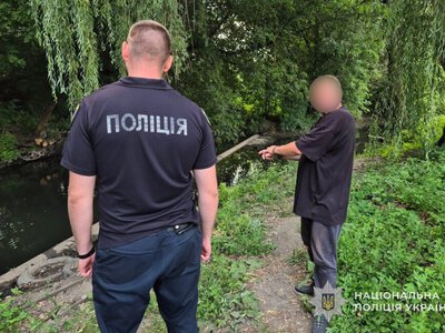 На Сумщині чоловік гантеллю забив на смерть знайомого через борг