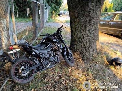 У Житомирі в ДТП травмовано неповнолітнього керманича мотоцикла: поліція розпочала розслідування