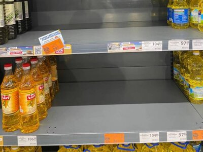 У київських супермаркетах спорожніли полиці: куди зникли крупи, макарони та цукор