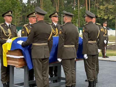 Через 88 років після загибелі: Коновальця перепоховали на військовому меморіальному кладовищі