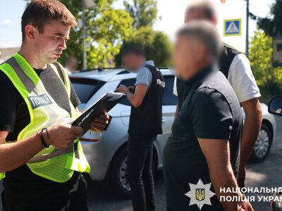 На Хмельниччині під час отримання 50 тисяч гривень хабаря затримали голову громади