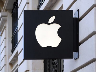 Apple засвітила AirPods із камерами: навушники зможуть «бачити» навколишній світ