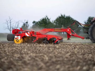 Väderstad Carrier 925: універсальність у обробітку ґрунту
