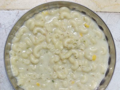Спагеті, кукурудза і бекон: незвична літня вечеря з простих продуктів
