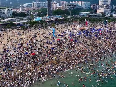 200 тисяч людей і жодного спокою: де розташований найпереповненіший пляж світу