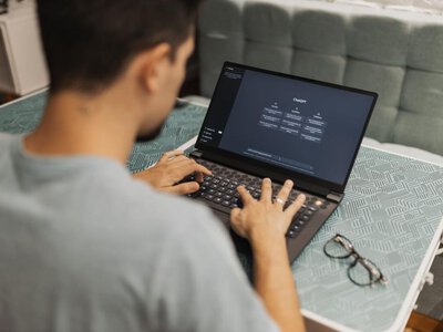 ChatGPT може отримати секрети компанії: які дані не можна віддавати ШІ