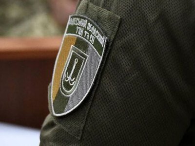 Скандальне відео з Одеси: ТЦК розпочав перевірку після конфлікту чоловіка у формі з підлітком