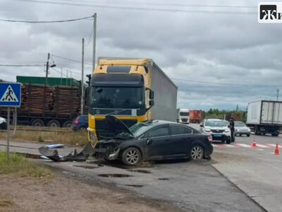 Поблизу Коростеня зіткнулися вантажівка Volvo і Toyota: серед постраждалих — киянка та немовля