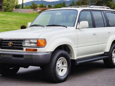 Абсолютно новий Toyota Land Cruiser 1997 року виставили на продаж