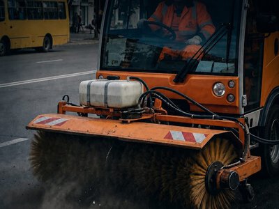 В Охтирці прибиратимуть дороги: містян просять зачинити вікна і прибрати машини з узбіччя