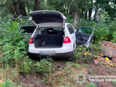 Внаслідок аварії на Буковині загинув водій та ще двох пасажирів госпіталізували