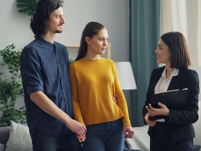 Купівля квартири за довіреністю може мати ризики: що перевірити перед угодою