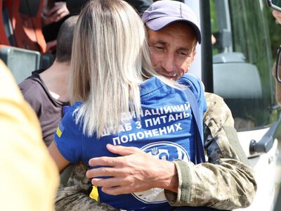 Довгоочікуване повернення: серед 103 звільнених з полону - 13 захисників Дніпропетровщини