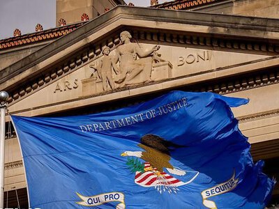 США висунули звинувачення 17 іранцям у масштабній кампанії кібершпигунства