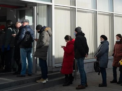 Росіяни почали масово знімати гроші з рахунків через страх конфіскацій