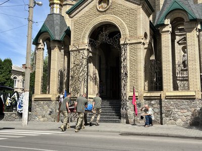 У Кременчуці попрощалися з військовим Миколою Стояновим