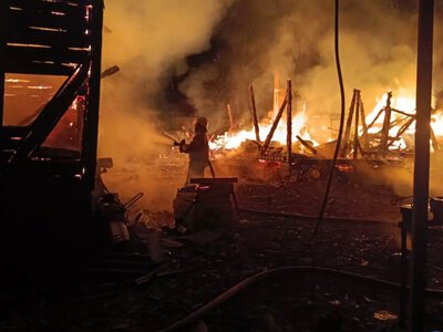 Близько 200 квадратних метрів: на Косівщині вночі горіли житловий будинок та господарська будівля