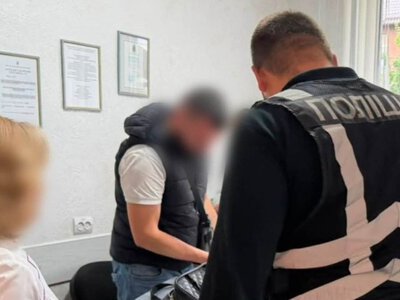 Поліція викрила голову лікарської комісії на Закарпатті: що вона накоїла 