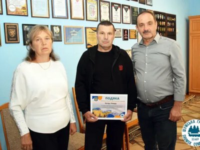 У Шумській громаді вручили подяку захиснику Петру Лівару