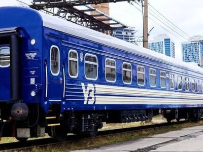 П'яні провідники силою викинули 15-річного хлопця з потяга: деталі інценденту 