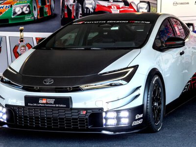 Toyota може перетворити Prius на спортивний гібрид перед завершенням його історії