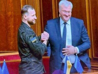 Мітинг з картонками, вимога викликати Зеленського і присяга: як Рада призначала Сибігу і Хмару