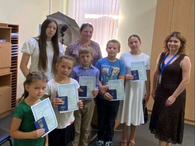 Волинянка з шістьма дітьми отримала нові закордонні паспорти