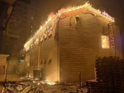У ДСНС показали наслідки нічної атаки на Київ та уточнили масштаби руйнувань