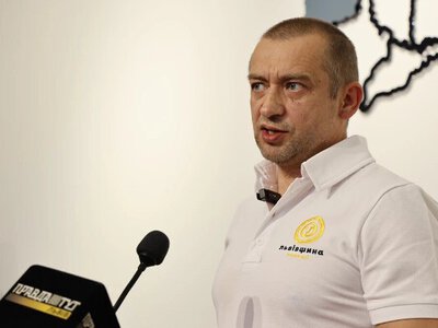 Керівник апарату Львівської ОВА заробив понад 100 тисяч гривень