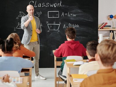 Яку форму навчання обрати дитині: очна, дистанційна чи сімейна