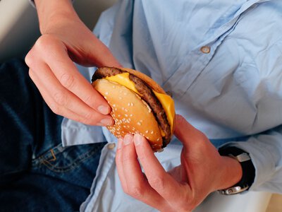 Що краще не їсти після 50 років: фахівці назвали шість продуктів
