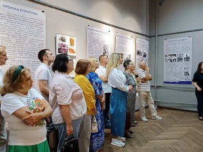 У Рівненському краєзнавчому музеї презентували виставку до 35-річчя Незалежності України