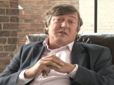 «Я не проти праці»: найвлучніші жарти Стівена Фрая про життя і людей