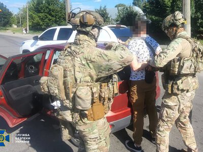У Вінниці затримали військового, який за тисячі доларів допомагав залишати частину