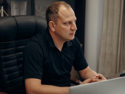 Ужгородські родини можуть отримати 5 тис. грн на підготовку першокласників до школи