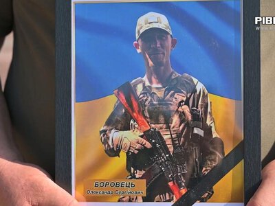 Пішов у ЗСУ за місяць до вторгнення: у Рівному попрощалися з загиблим захисником (ВІДЕО)