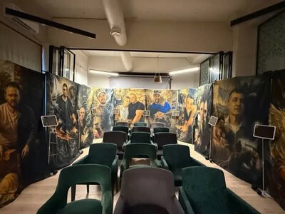 У Києві відкрили виставку «Украдене щастя» про цивільних полонених з Херсонщини